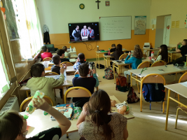 Uczniowie w radomskim teatrze.